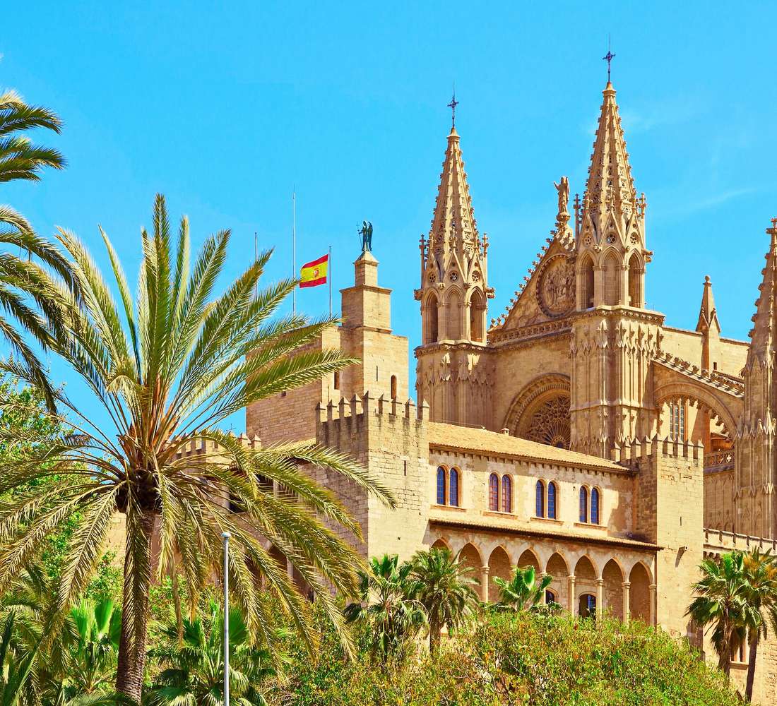 Tours en autobús con paradas libres en Palma, España – Autobuses abiertos, atracciones principales y cancelación gratuita en 2025