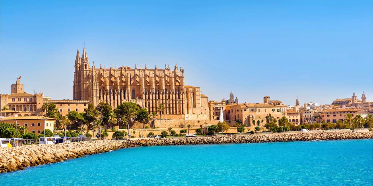 Tours turísticos en autobús con paradas libres en Palma, España – Monumentos principales, atracciones famosas y rincones ocultos en 2025